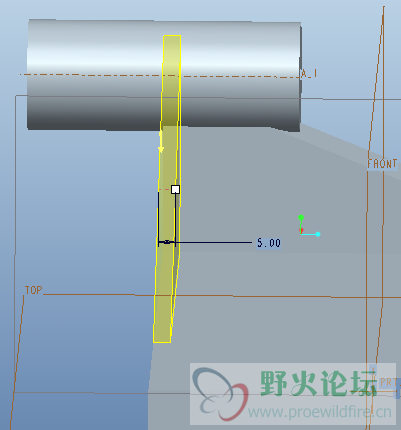 向内拉伸