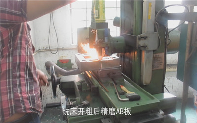 磨床加工(二)[00_45_07][20151206-103011-1]_副本_副本.jpg